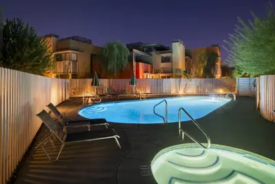 Image de Sunset Sands- Modern Home + Pool, Exclusively Month+