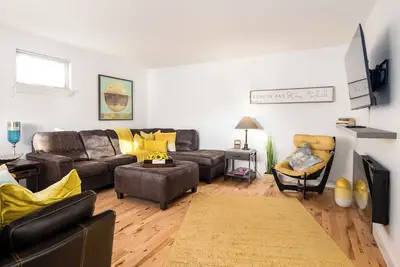 Image de 2br Home Close to Broadway+Fireplace+Bbq