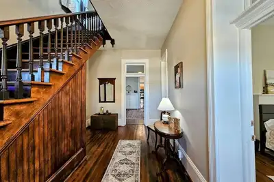 Image de Brickhaven, 1800's Brick Historic Home
