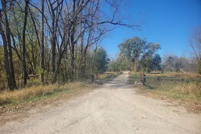 Image de Private, 4-bedroom country house in Chelsea. Located on the Iowa River.