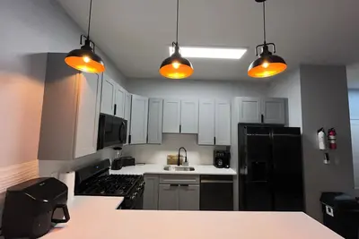 Image de Cozy 2-bedroom apartment in charming Newark with WiFi & Ac
