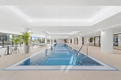 Image de Phillip 2-Bed: Chic Interiors, Amazing Amenities