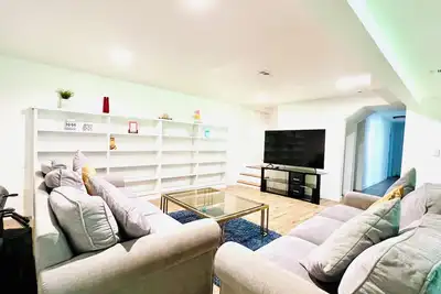 Image de Charming 2-bedroom & 1 Full bath basement apartment with Ac in lovely Edmonds