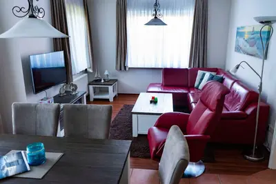 Image de Relaxation by the North Sea: \"Krabbe\" vacation apartment in Hooksiel