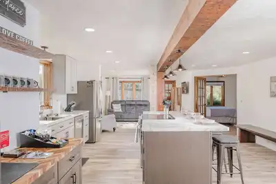 Image de Wolf River Retreat - Sleeps 14