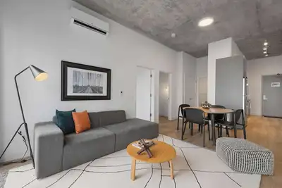 Image de 4br Steps to \"L\", Explore City, For Groups