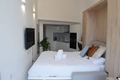 Image de Charming studio by the beach in gorgeous Gibraltar with WiFi, Ac and Sun