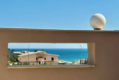 Image de Luxury spacious rooftop apartment with private rooftop terrace and sea view.