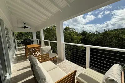 Image de New Spacious 3/2 Top Floor Ocean Views & Balcony