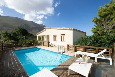 Image de Villa Paradiso, A Villa with private Swimming Pool in Castelluzzo.