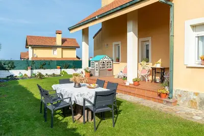 Image de Casa en Liencres con jardin