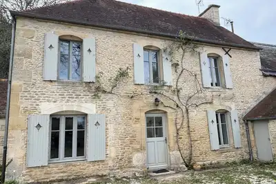 Image de Maison au calme entre Caen et la mer au sein du parc privé d'un manoir.