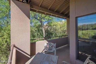 Image de Spacious 2nd floor corner unit overlooking the 15 hole of the Ventana Course