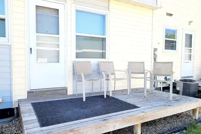 Image de Charming 3-bedroom townhome with WiFi and Ac in Pierre