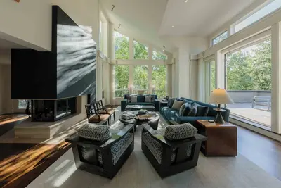 Image de Serene Private Home Near Vail Village | Hot Tub, Heated Patios, Modern Design
