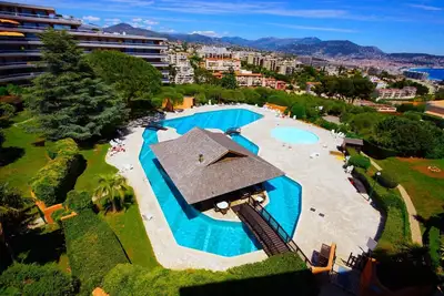 Image de Grand Studio haut de gamme dans résidence luxe, piscine, tennis, parc, …