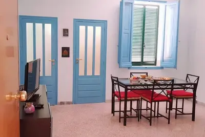 Image de House 2 steps away from the city center from the Sea and all necessary services