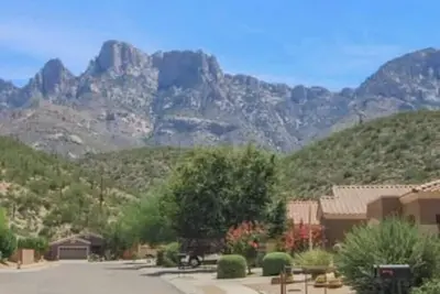 Image de Prime location. Lowest priced furnished single family home in the area.