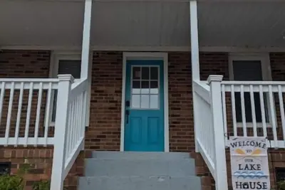 Image de Mayo Lake Getaway