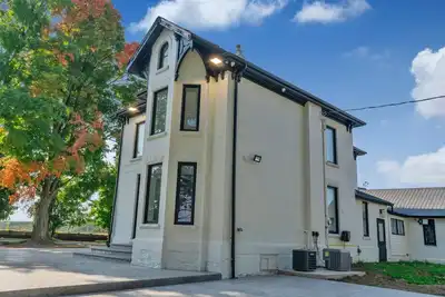 Image de Scenic 10 Acre Farm House - Host Your Event Here