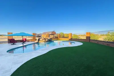 Image de Desert Retreat: 5br, Pool, Hot Tub, Rv Parking & Access to Desert for Atv Fun!