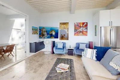 Image de “Villa Del Mar”, pairing high design with high altitude in Belmont, Tortola!