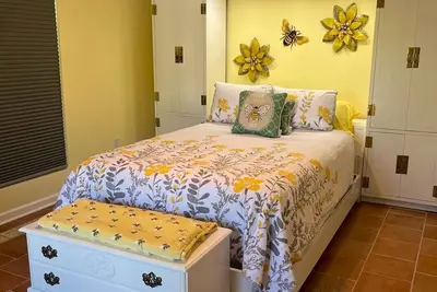 Image de Sweet Space and Short Walk to the Beach