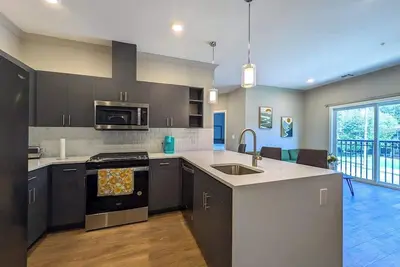 Image de 223  Brand New 2 Bdrm, 2 Bath, 1 Liv, 1 Kith