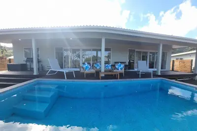 Image de Te Aro Villa 1\nBrand new 3 brm villa with pool in Muri.