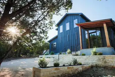 Image de 20 mins to downtown/Cowboy Pool /Hot Tub/Patio/Sleeps 12