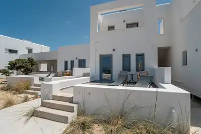Image de Appartement \"Afros Beachfront\" avec vue sur la mer, Wi-Fi et climatisation