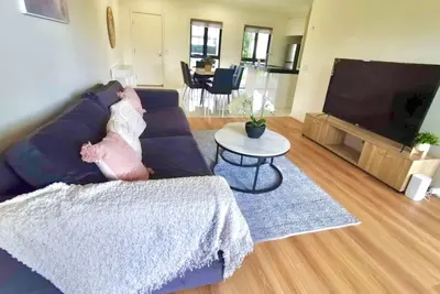 Image de Adorable 3 Br townhouse with wifi & parking