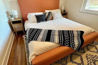 Image de Mid-West Mod-1 mile to Ou-Central Norman-Sleeps 16