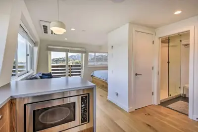 Image de Floating Condos 'B' & 'D' - Richardson Bay.