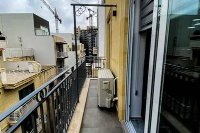 Image de 6th Floor Luxurious Apartment\n\n