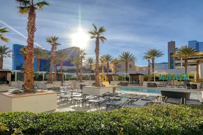 Image de Mgm Signature-11-611 Strip View Jacuzzi Studio
