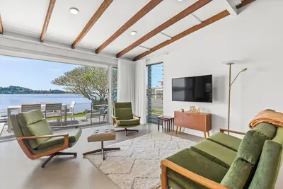 Image de King Tide - Riverfront Holiday Home