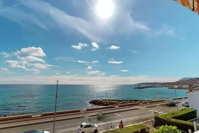 Image de Menton: 3 pièces bord de mer avec piscine et garage