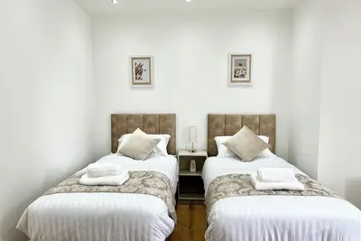 Image de Brand New|Free WiFi & Parking|5 Min to city centre