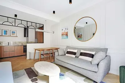 Image de Un Charmant 1-Ch - Champs-Élysées