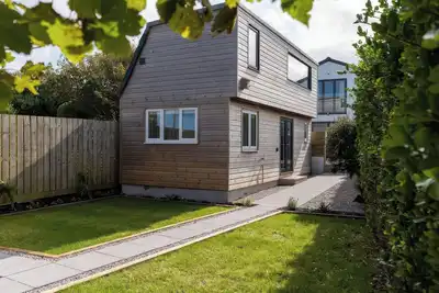 Image de Lulla Lodge, romantic, with a garden in St Just