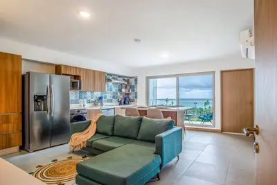 Image de Casago Brand New Rental Seaside Serenity! Stunning Condo with Coastal Vibes