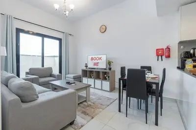 Image de StayShort - Breathtaking 2br Apartment in Jebel Ali Village!