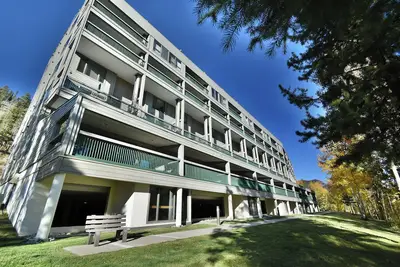 Image de Views! Hot Tub, Elevator. Walk to Conferences, Dining, Events, Activities