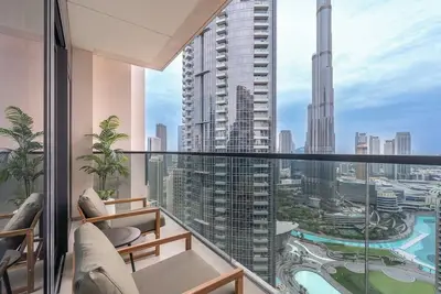 Luxurious 3-Bedroom Apartment in Downtown near Burj Khalifa in Dubai Mall!