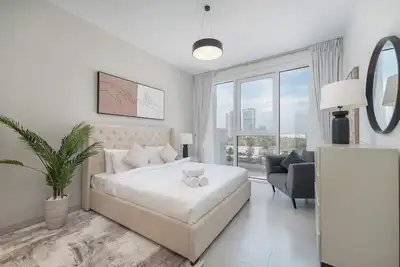 Image de Bright & Spacious 2br Near Zabeel Park, Dubai!