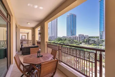 Image de StayShort - Warm 2-Bedrooms with modern kitchen interior in The Greens!