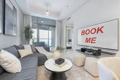Stunning 2br with Amazing Views in Business Bay!