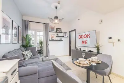 Pleasing 1-Bedroom for 4 in Jvc for Relaxing Getaway