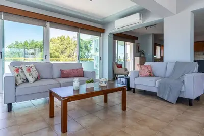 Image de Melograno 3-Br Apt w/ Terrace in Larnaca